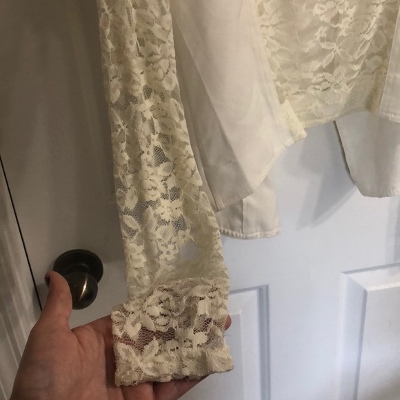 Beautiful White Lace Jacket🌸 - Picture 3 of 6